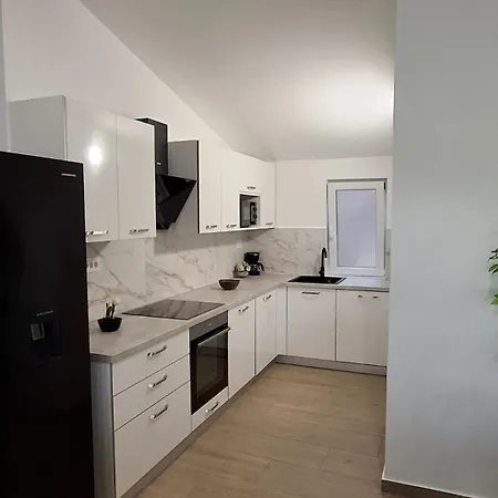 Apartman Karbuni Royal By Guide