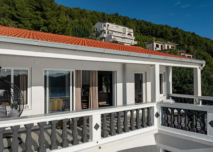 Karbuni Royal By Guide Apartmán *