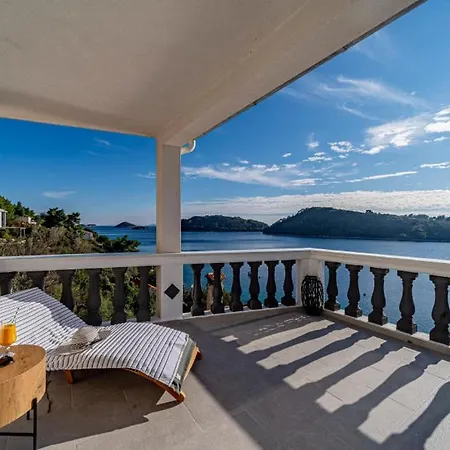 Karbuni Royal By Guide * Blato (Korcula)