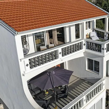 Karbuni Royal By Guide Appartamento