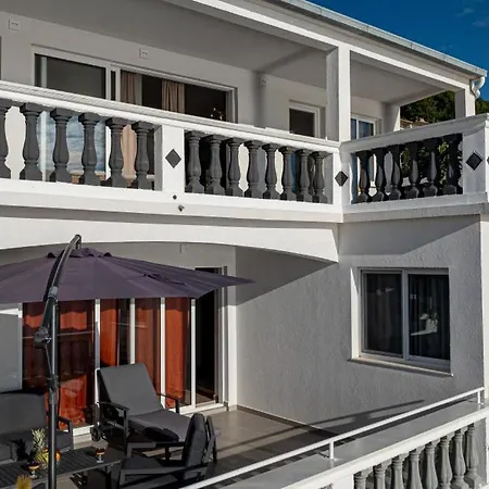 Karbuni Royal By Guide Blato (Korcula)