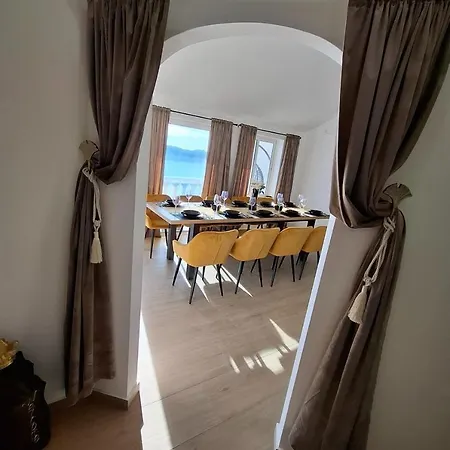 Karbuni Royal By Guide * Blato (Korcula)