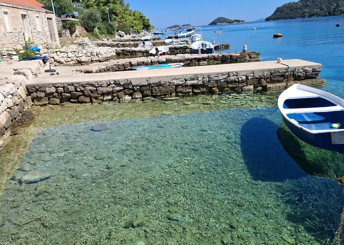 Karbuni Royal By Guide * Blato (Korcula)